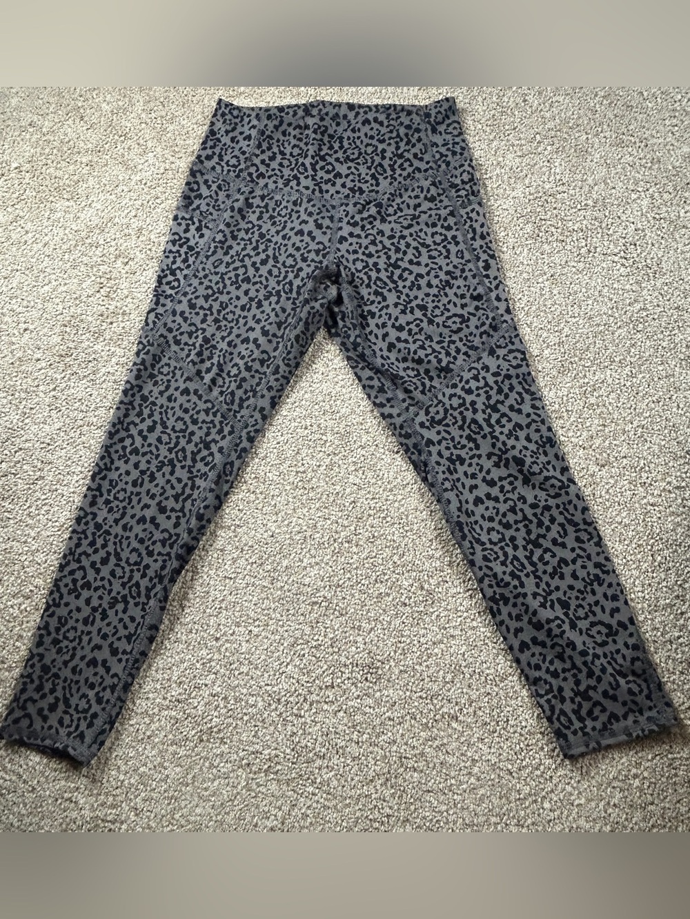 Evolution and Creation Women’s Leopard Print Leggings Heather Gray Black Size L